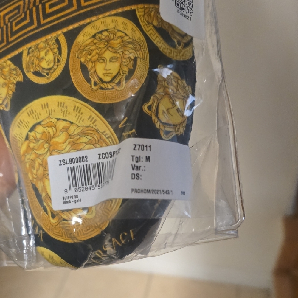 Versace Black and Gold Slippers NWT This Can Be Unisex - Picture 3 of 6